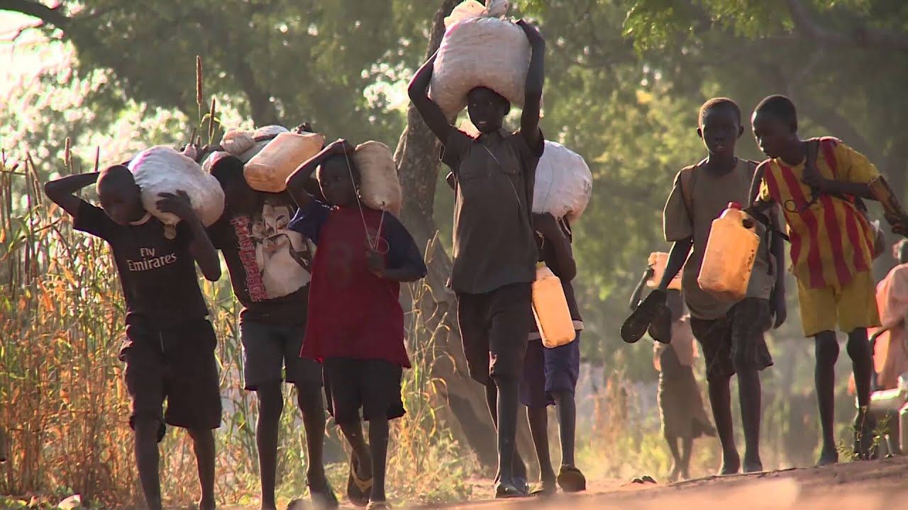 South-Sudanese-Refugees---walking-to-safety