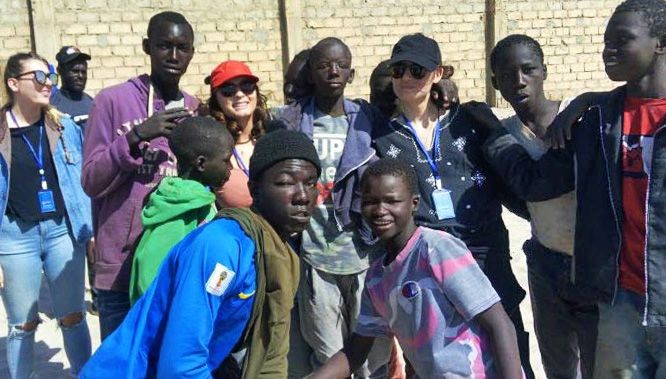 boys-7-euro-volunteers-Dakar-street-kids-6